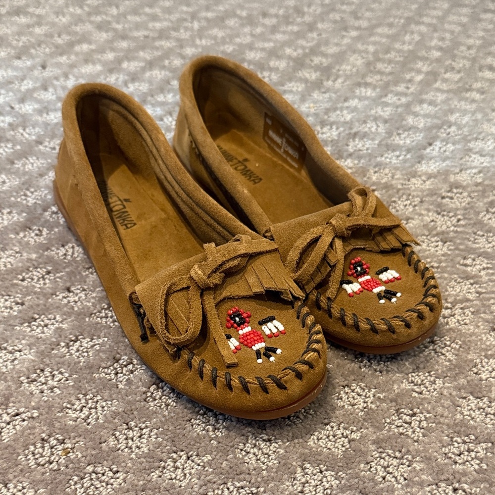 Minnetonka Tan women’s Moccasins with Fun Embroidery